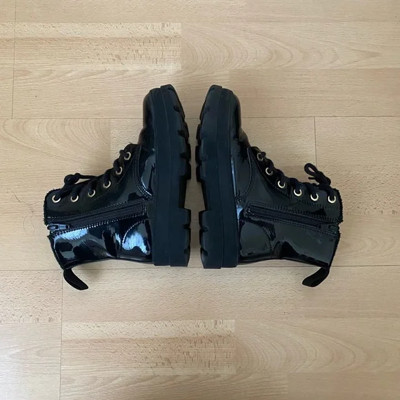 Warm Lined Boots - Picture 4 of 8